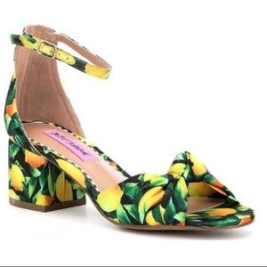 Betsey Johnson Ivee Lemon Heeled Sandals 8.5